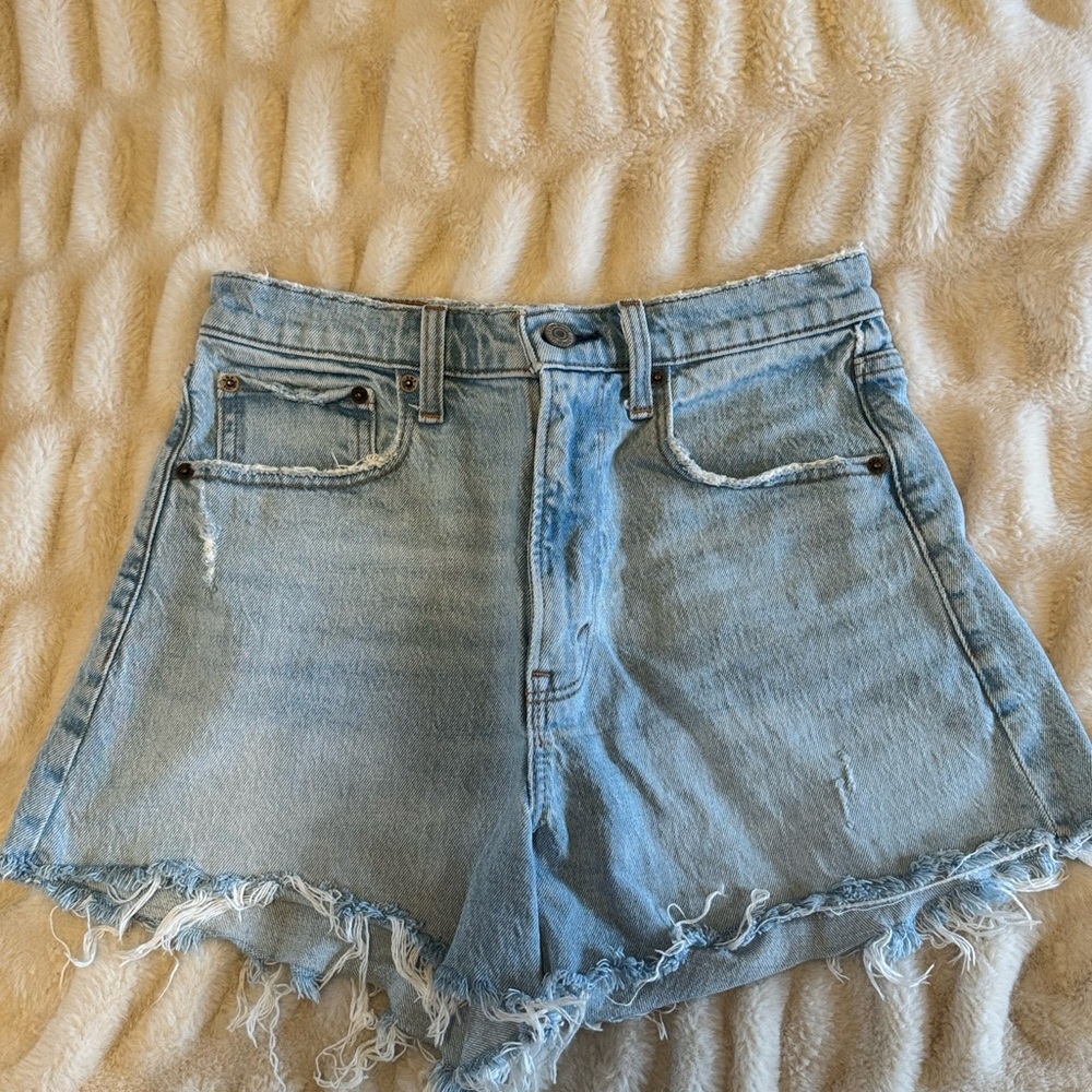 Abercrombie & Fitch High Rise 90s Relaxed Cutoff Short